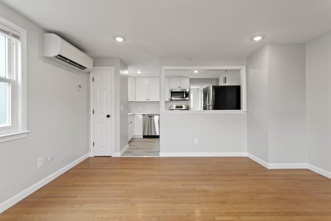 Building Photo - 3 Sagamore Ave