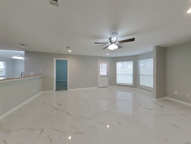 Building Photo - 6726 Misty Dale Dr