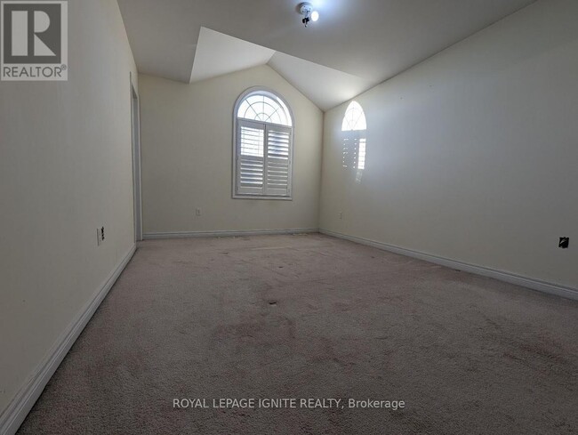 Building Photo - 8 Wimbledon Ct