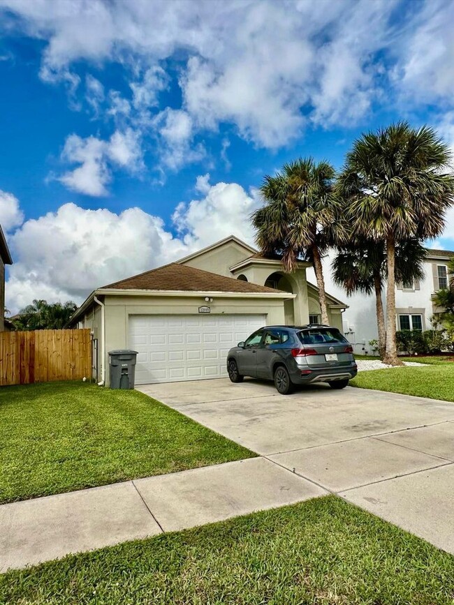 Building Photo - 22449 Middletown Dr