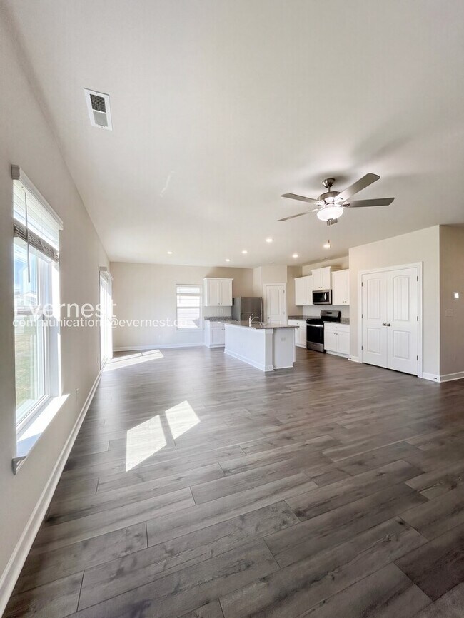 Foto del edificio - 2344 Valverde Wy