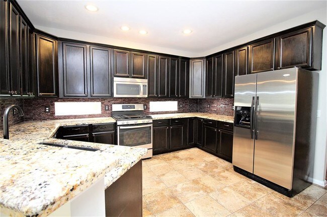 Building Photo - 4111 Ridgepoint Dr