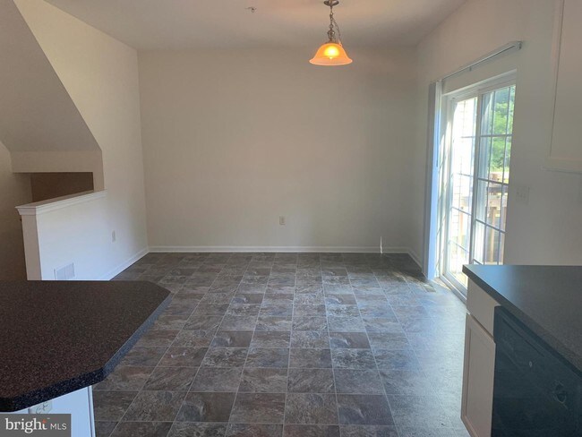 Foto del edificio - 2324 Sunny Hill Cir