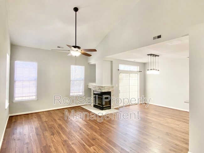 Building Photo - 114 Creekstone Dr