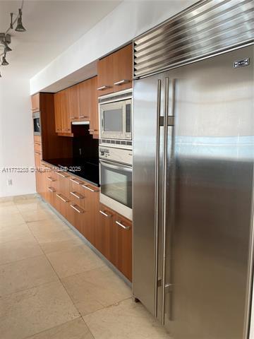Building Photo - 1331 Brickell Bay Dr