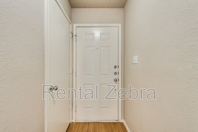 Foto del edificio - 6010 Wall St