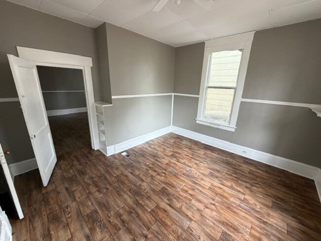 Building Photo - Remodeled 3 Bedroom Home in Highland - Central Air!