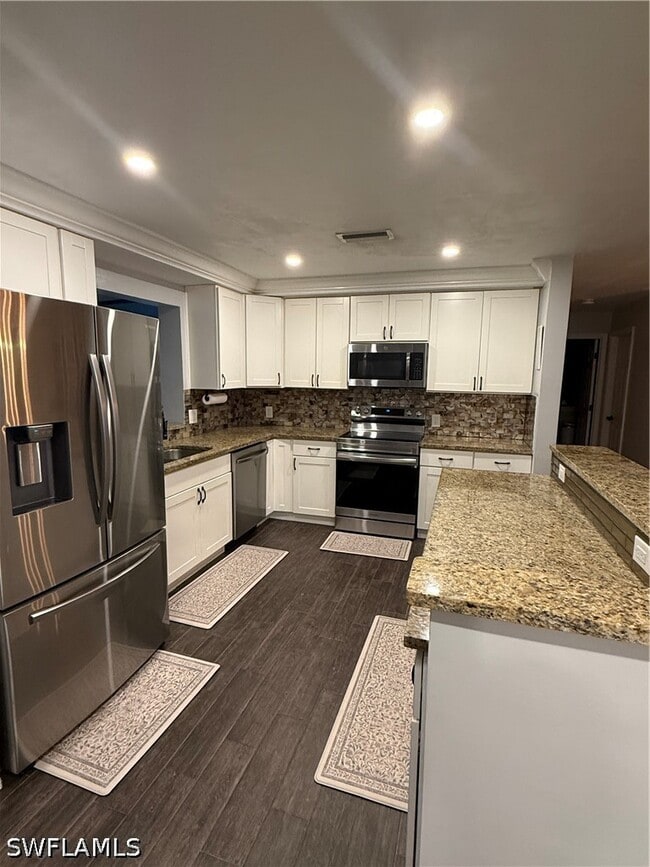 Building Photo - 235 Cypress Way W
