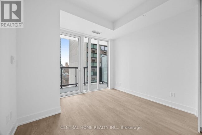 Building Photo - 308 Jarvis St