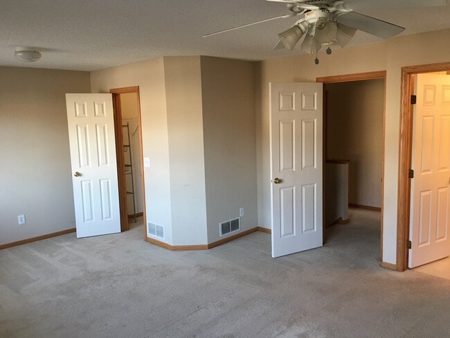 Building Photo - 2610 Yellowstone Dr