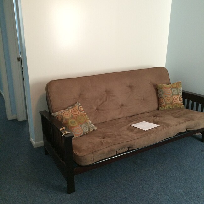 Foto del edificio - 236 Meyran Ave