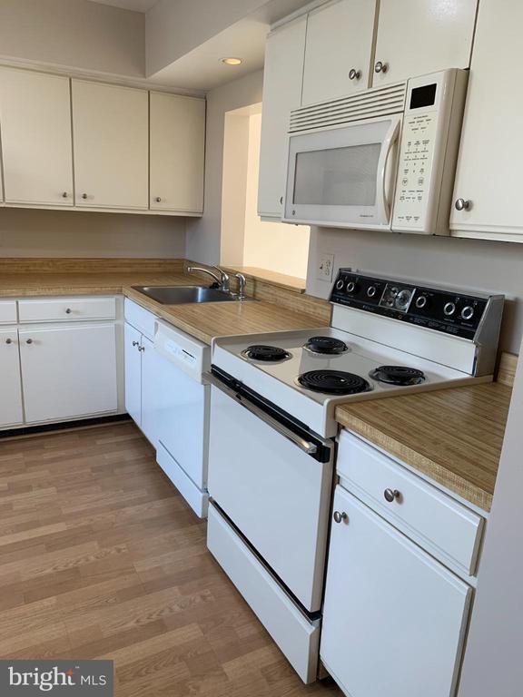 Foto del edificio - 300 Sedgemoor Square