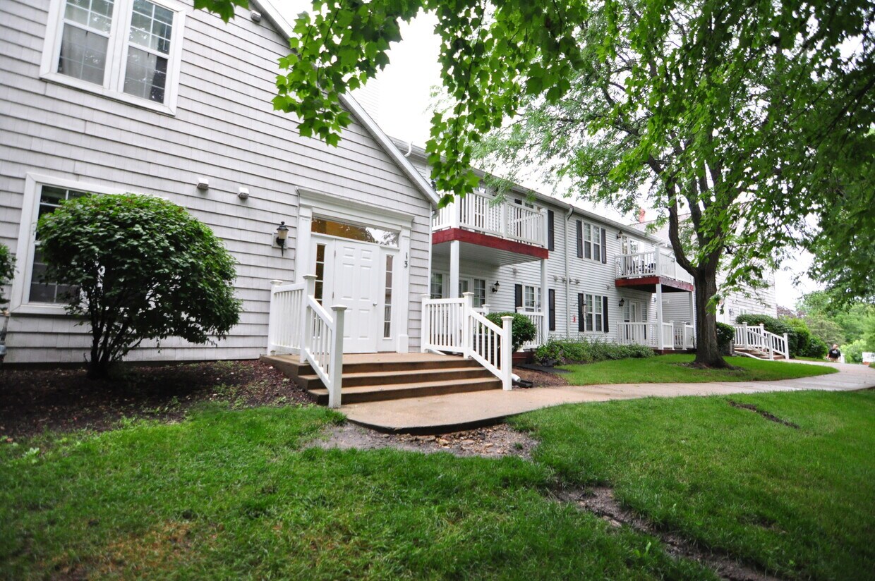 13 Captains Ct Unit 2, Madison, WI 53719 Condo for Rent in Madison