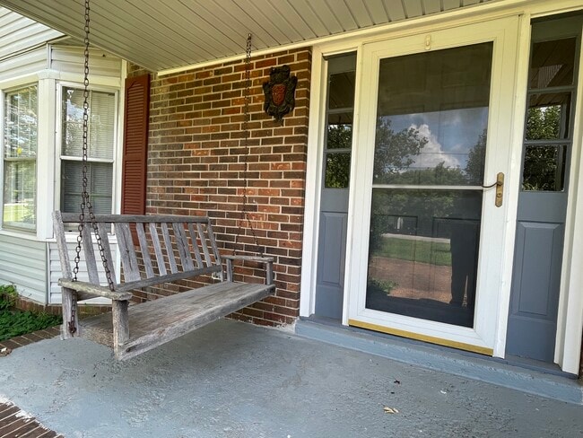 Building Photo - 110 Fisher Dr