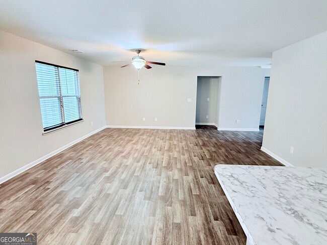 Foto del edificio - 123 Charleston Ln