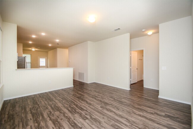 Foto del edificio - 4414 Iron Horse Dr