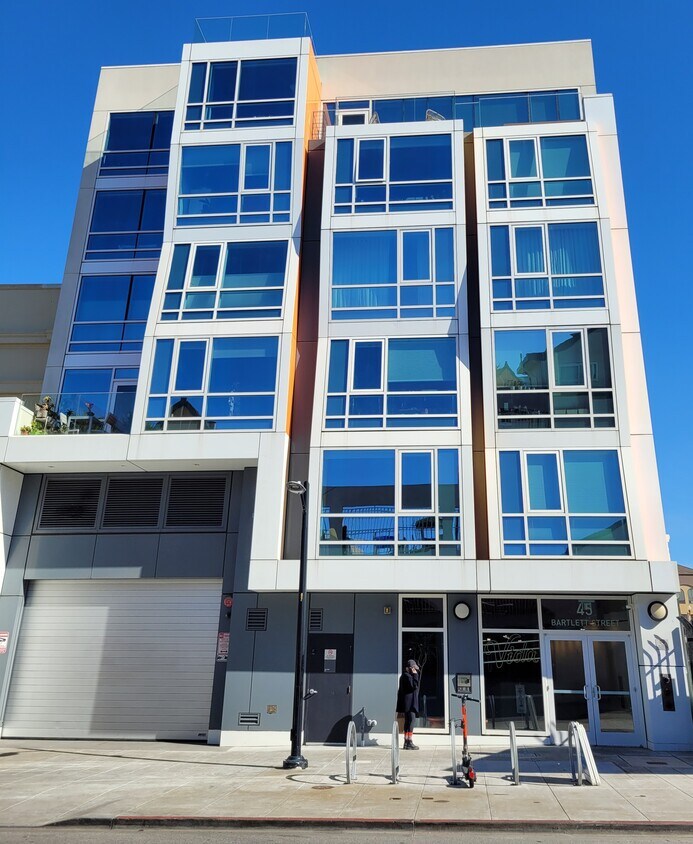 Foto principal - 45 Bartlett St