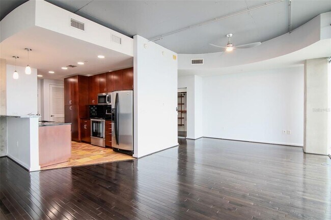 Foto del edificio - 777 N Ashley Dr