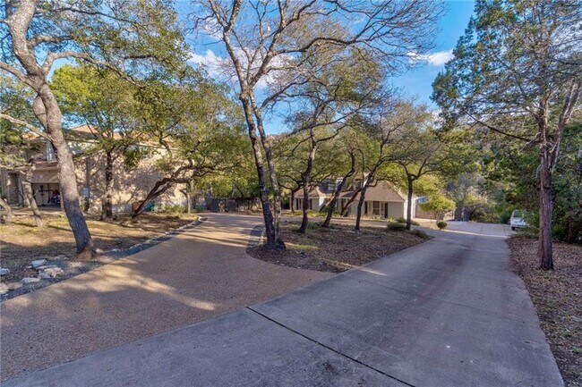 Building Photo - 9011 Spicebrush Dr