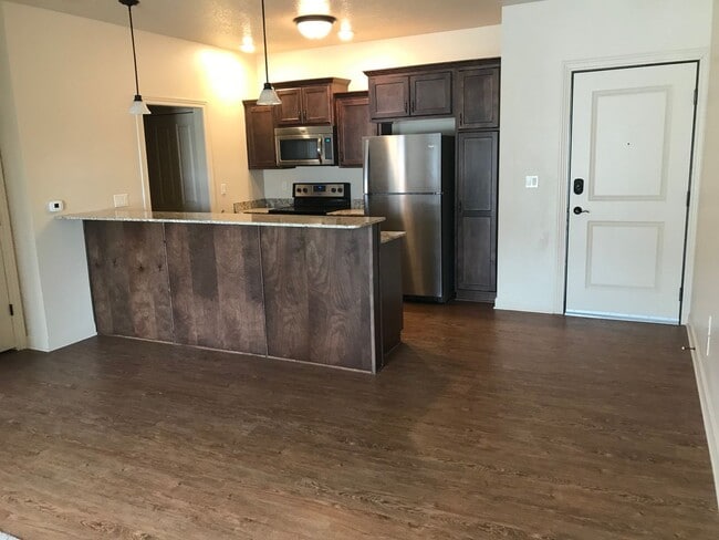 Building Photo - 2810 Bobcat Dr