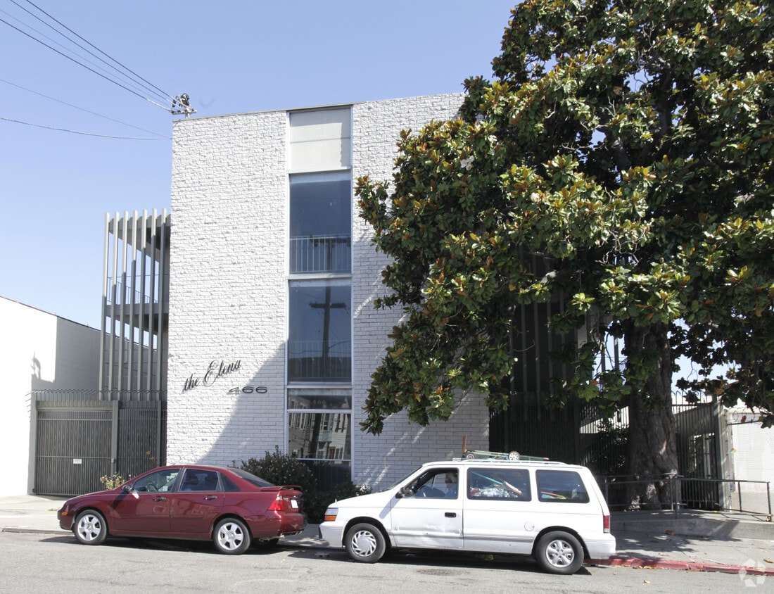 Primary Photo - The Elena