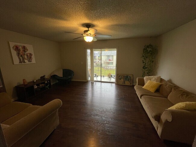 Foto del edificio - 2 Bed/1 Bath, 2nd floor condo in The Villas of Orlando AVAILABLE NOW!