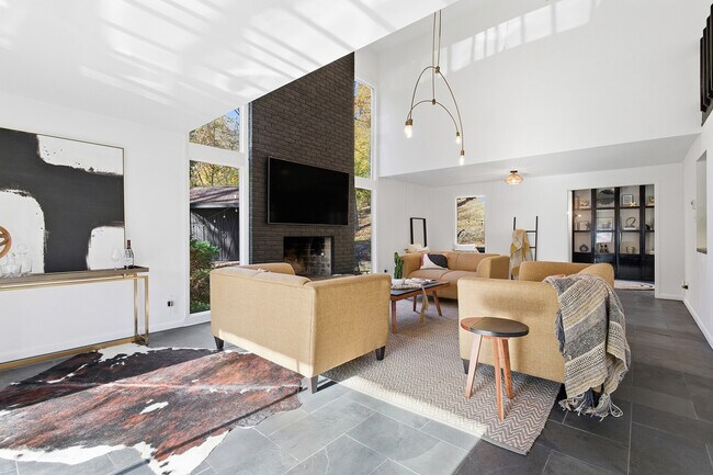 Foto del edificio - 1 Myrtle Hill Rd