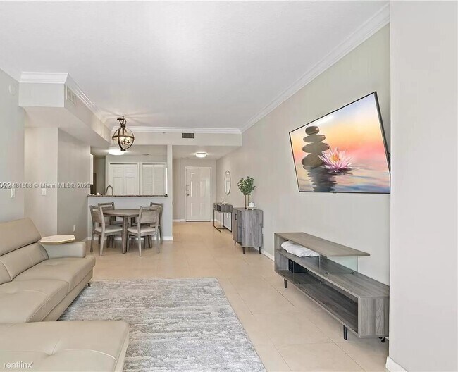 Building Photo - 3 br, 2 bath House - 5271 SW 8th St Apt 301