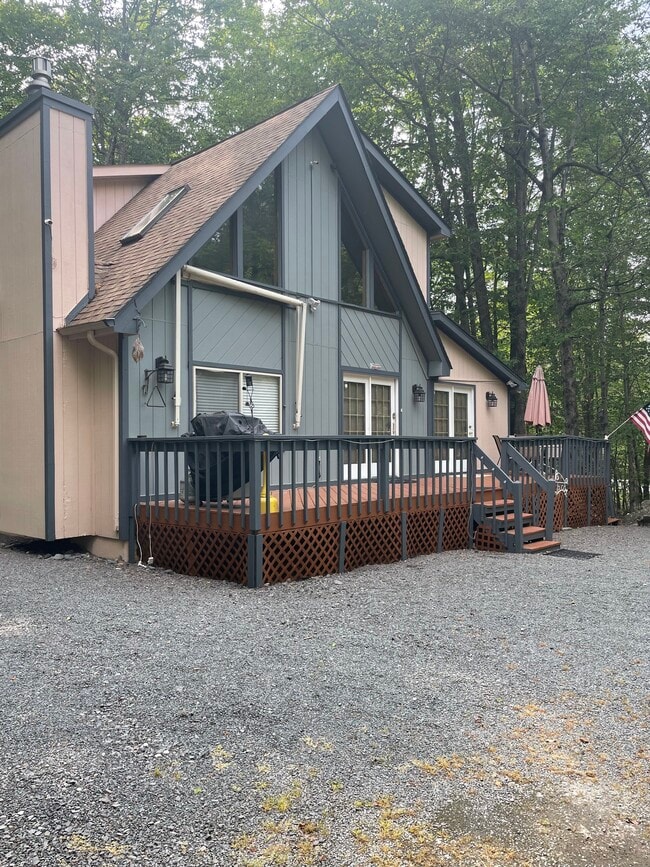 Building Photo - 255 Mountain View Dr