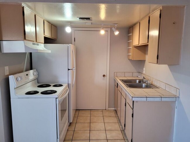 Foto del edificio - 3635 E Glenn St