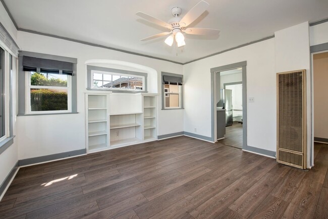 Building Photo - Cozy Cottage in Downtown Santa Barbara! Up...