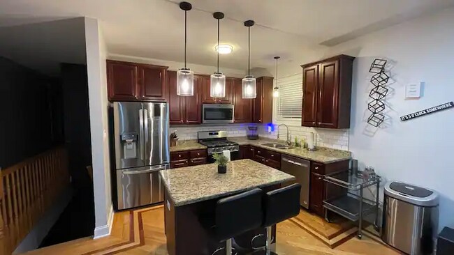 Foto del edificio - 4322 S Forrestville Ave
