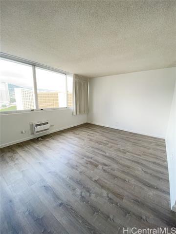 Foto del edificio - 1560 Kanunu St