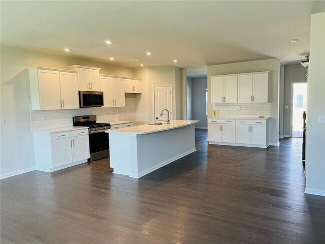 Building Photo - 845 Royal Red Ct