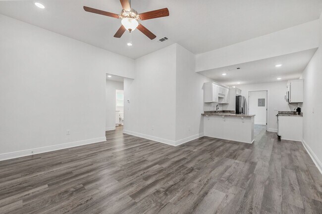 Foto del edificio - 8154 Lawton St