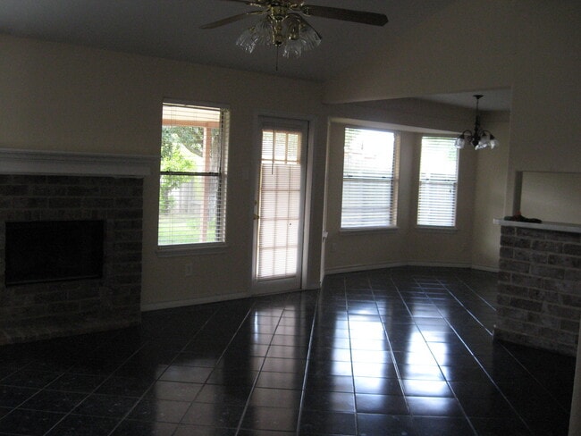 Foto del edificio - 2822 Vancouver Dr