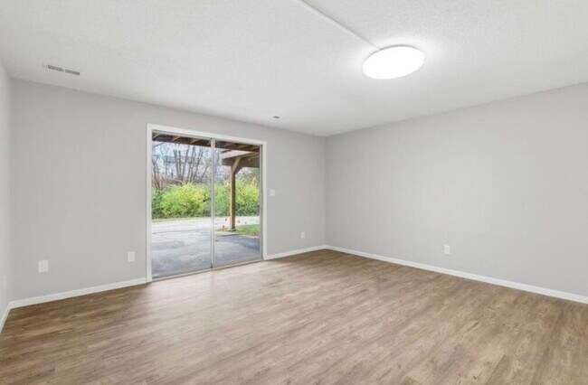 Foto del edificio - 315 Foxfire Dr