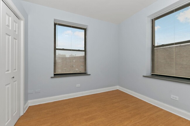 Building Photo - One Bedroom in South Shore Available Now!