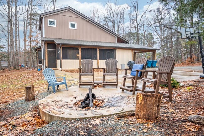 Foto del edificio - 1895 Wheeler Bridge Rd