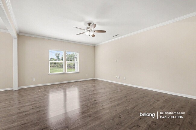 Foto del edificio - 439 Tayberry Ln