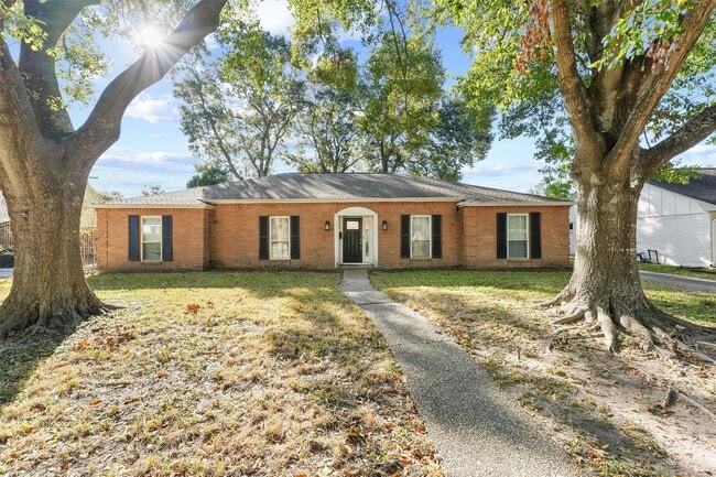 Building Photo - 10719 Del Monte Dr