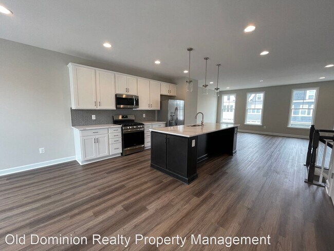 Building Photo - 3 br, 2.5 bath House - 3228 Marion Square