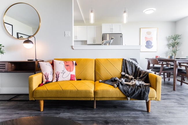 Interior Photo - 1126-1154 Adelaide Street North