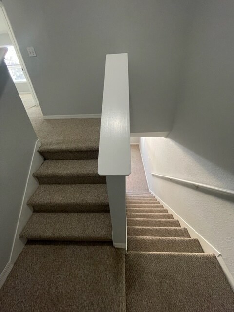 Building Photo - 2027 Legacy Palms Dr