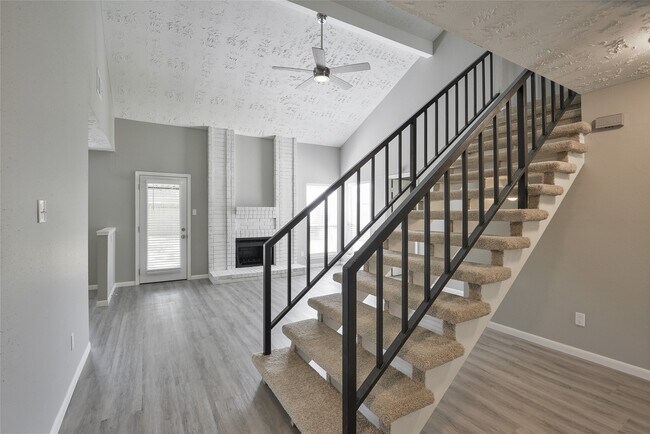 Foto del edificio - 5514 Dove Forest Ln