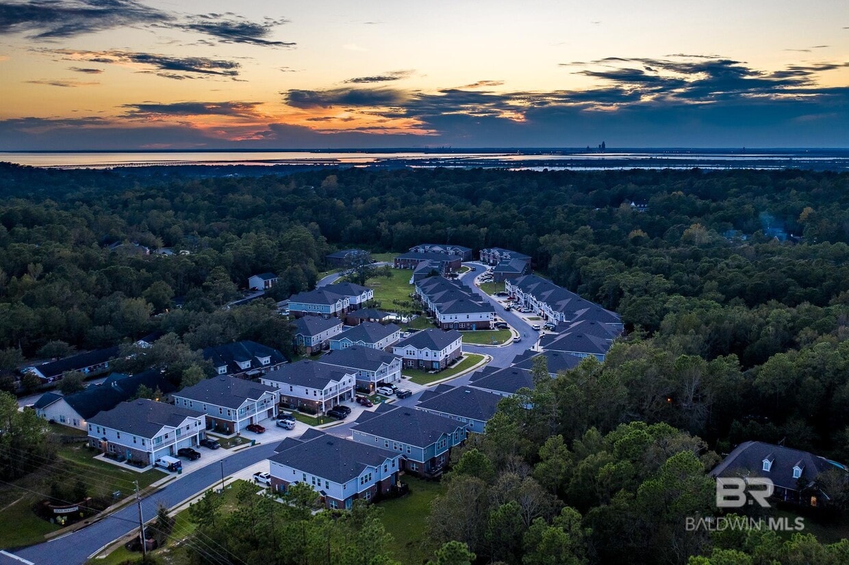 Building Photo - 6705 Spaniel Dr