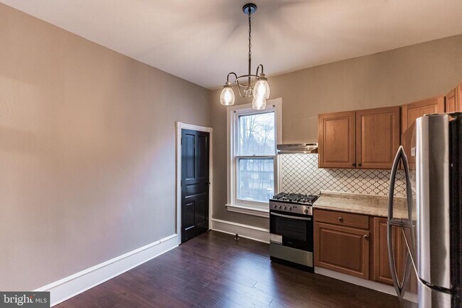Foto del edificio - 3204 Cove Rd