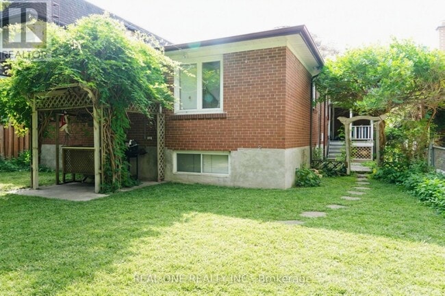 Building Photo - 47 Heathview Ave