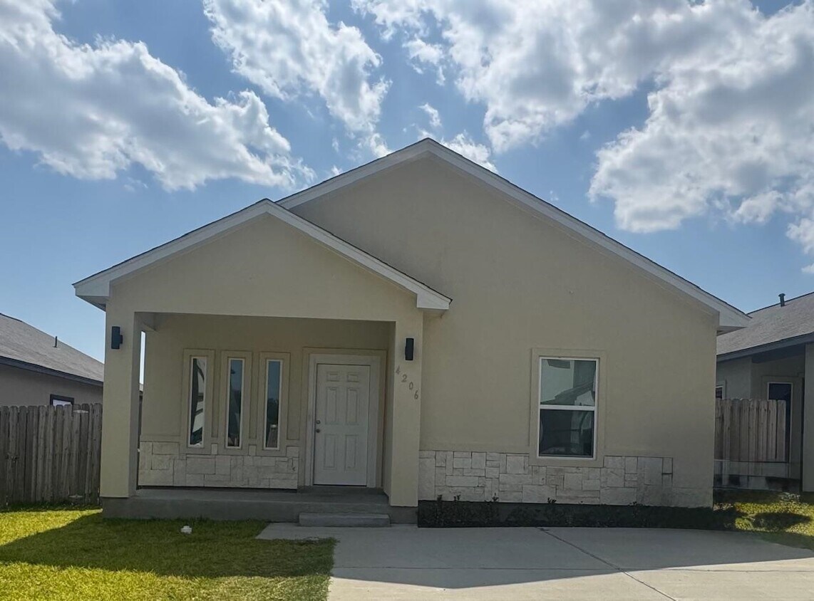 Primary Photo - 4206 Gavilan Dr