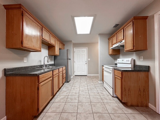 Building Photo - 1273 N Star Circle Dr